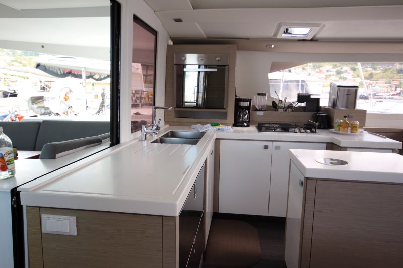 Fountaine Pajot Saona 47 - 5 cab. - La Belle Vie - 2021.