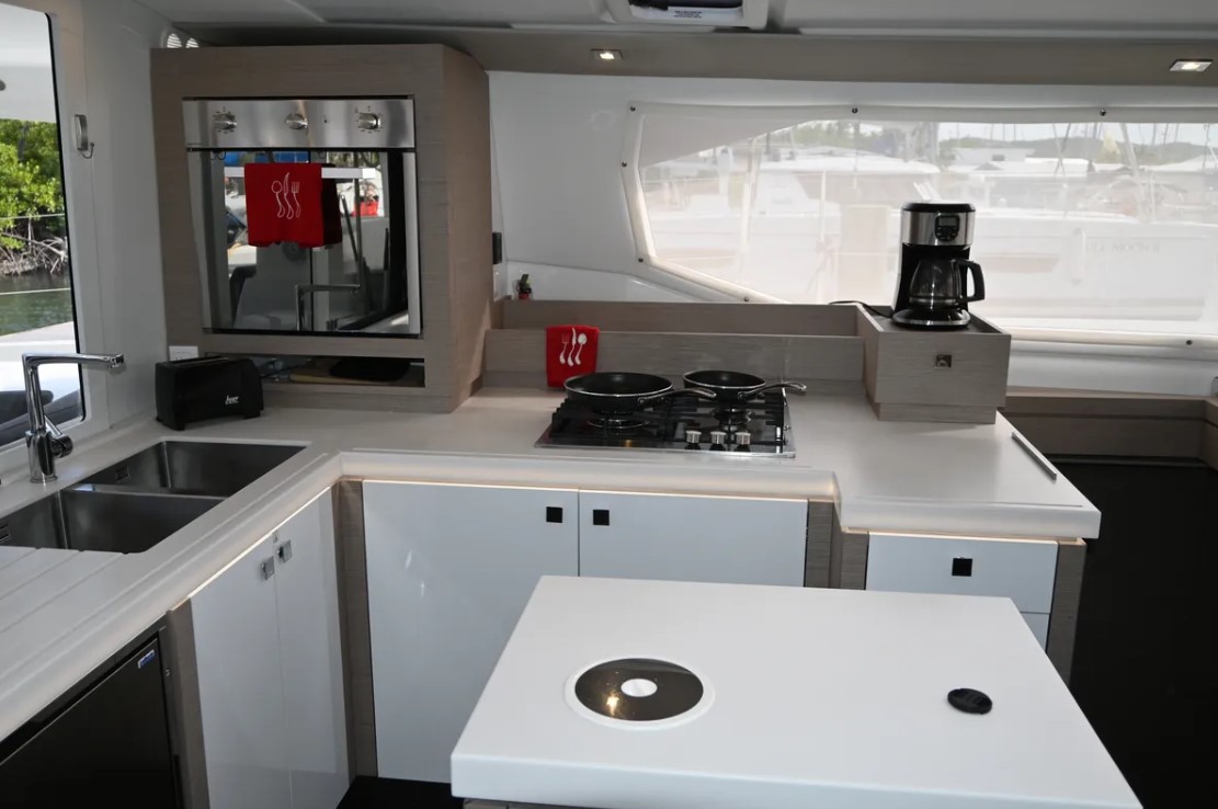 Fountaine Pajot Saona 47 Maestro - 3 + 1 cab. - Rising Dawn - 2021.