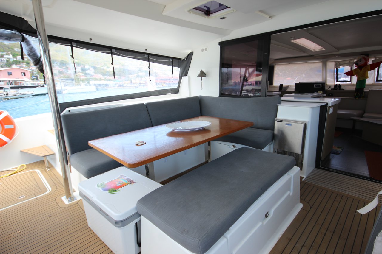 Fountaine Pajot Saona 47 - 5 cab. - Parrot Ice - 2019.