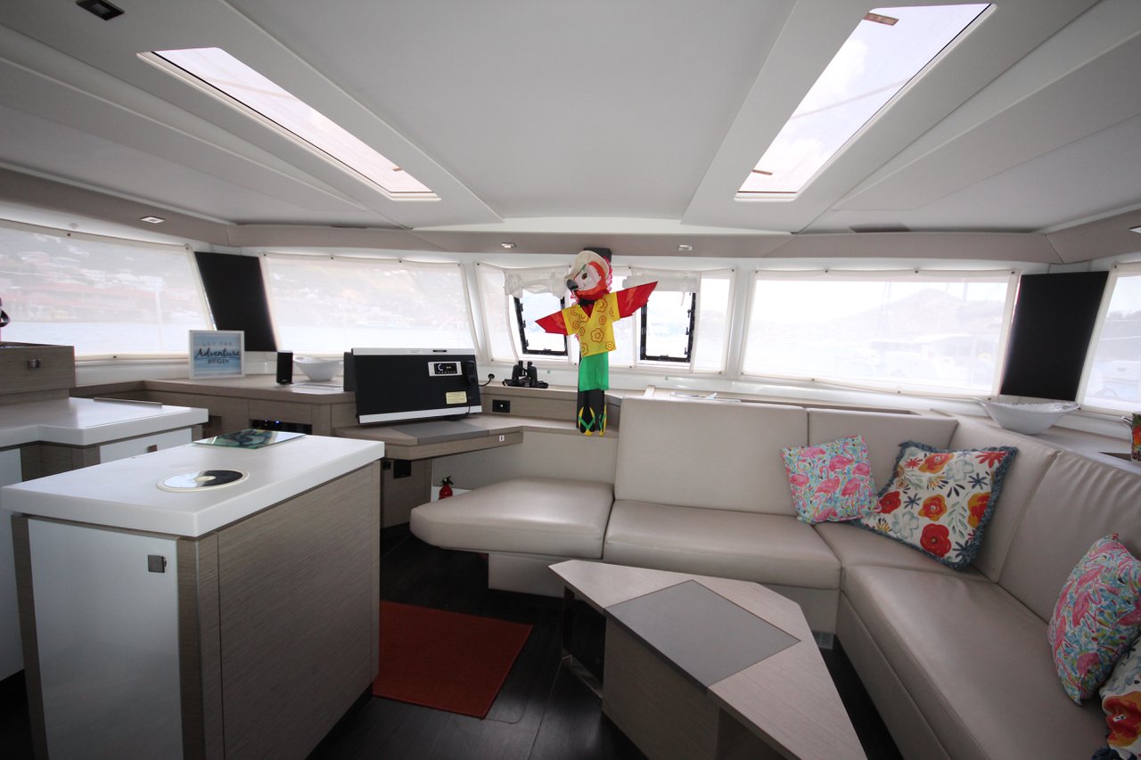 Fountaine Pajot Saona 47 - 5 cab. - Parrot Ice - 2019.