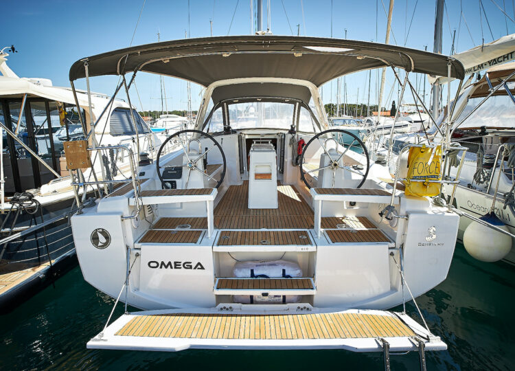 Oceanis 38 - 3 cab. - Omega - 2015