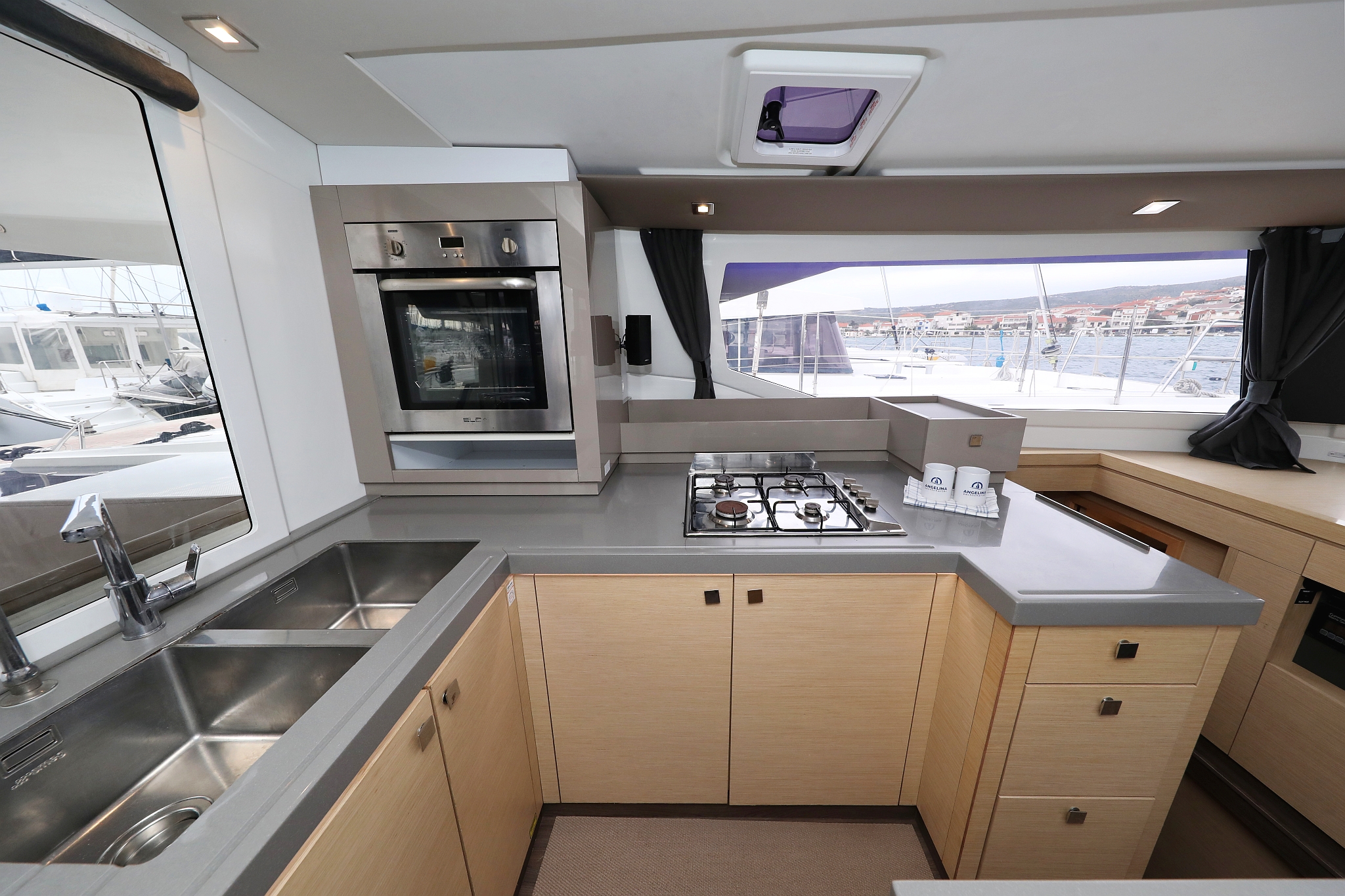 Fountaine Pajot Saona 47 Quintet - 5 + 1 cab. - Martin V - 2017