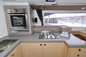 Fountaine Pajot Saona 47 Quintet - 5 + 1 cab. - Martin V - 2017