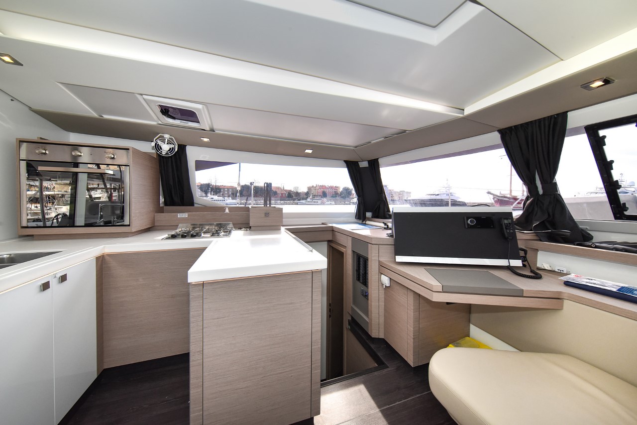 Fountaine Pajot Astrea 42 - 4 + 2 cab. - Le Bart - 2022