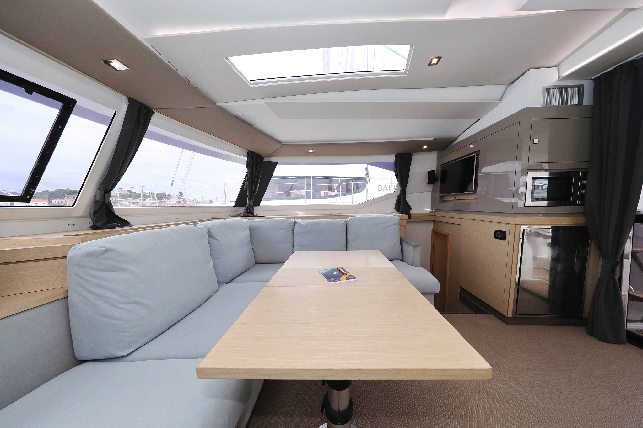 Fountaine Pajot Saona 47 Quintet - 5 + 1 cab. - Martin V - 2017