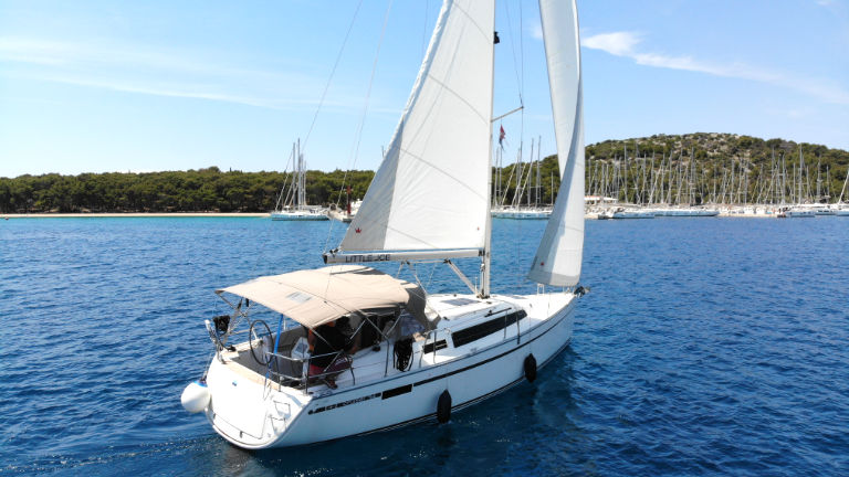 Bavaria Cruiser 34 - 2 cab. - Little Joe - 2018