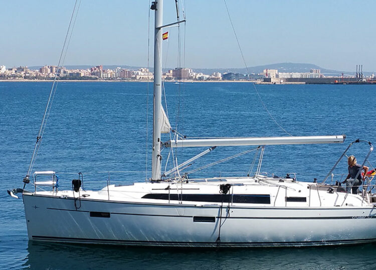 Bavaria Cruiser 37 - 3 cab. - Black Pearl