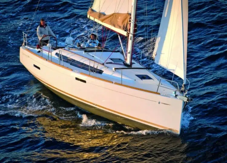 Sun Odyssey 389 - ECONOMY