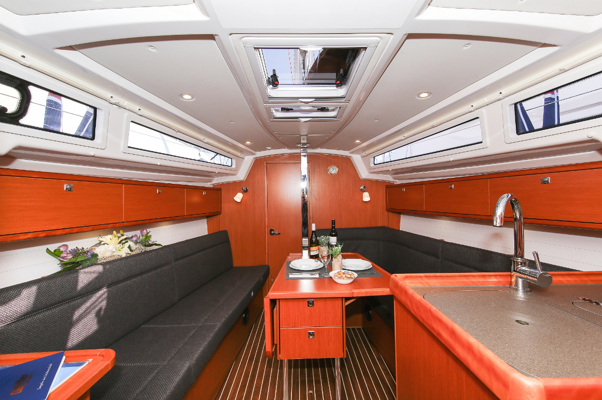 Bavaria Cruiser 34 - 2 cab. - Lara - 2017