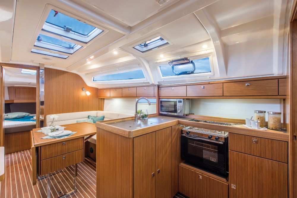 Bavaria Cruiser 37 - 3 cab. - Snelly - 2018