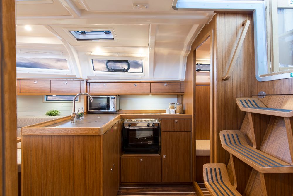 Bavaria Cruiser 37 - 3 cab. - Snelly - 2018