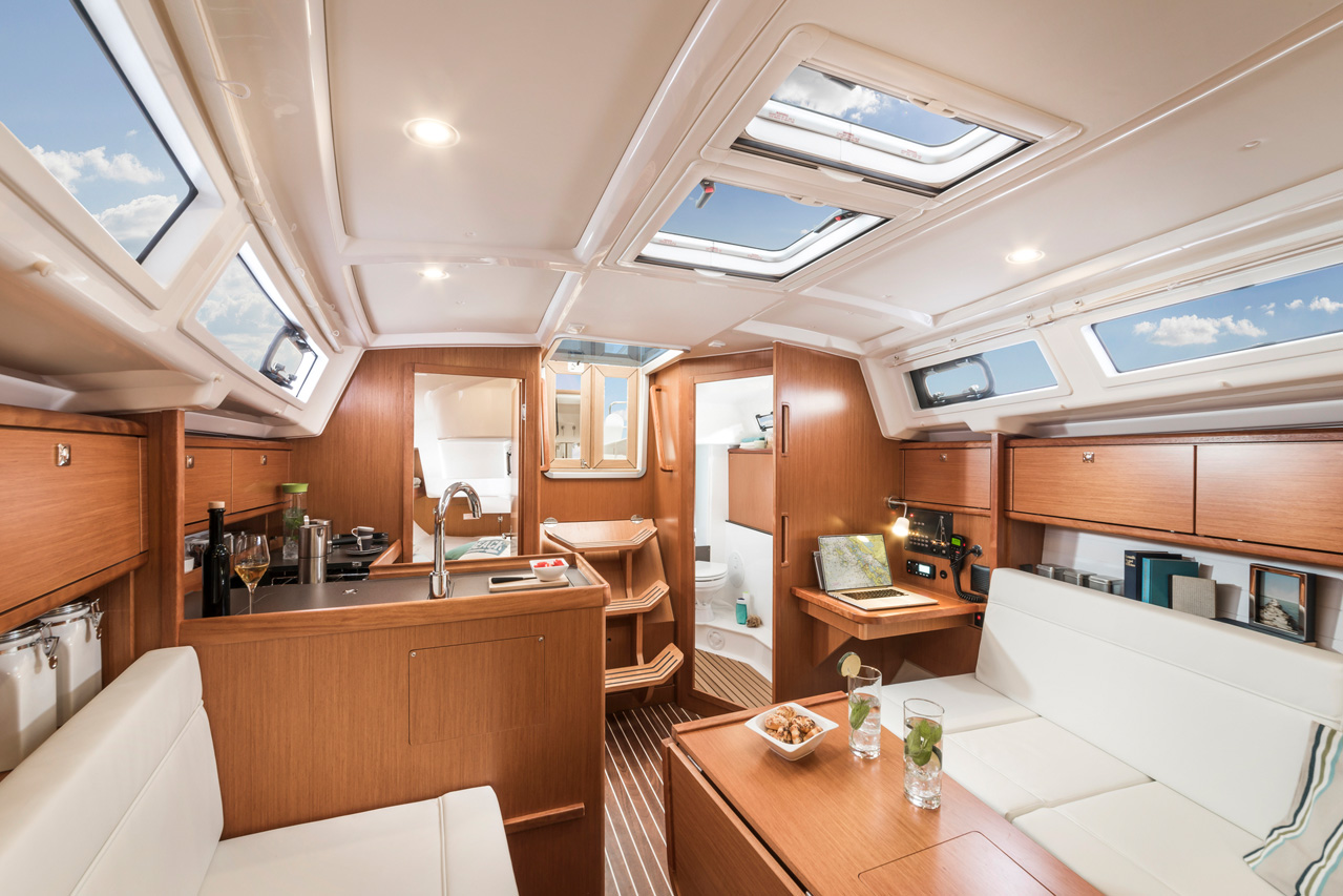 Bavaria Cruiser 34 - 2 cab. - Funky 4ever - 2023