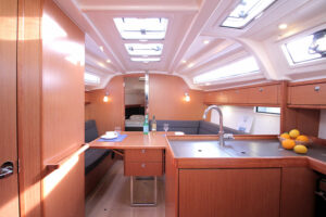 Bavaria Cruiser 37 - 3 cab. - Black Pearl