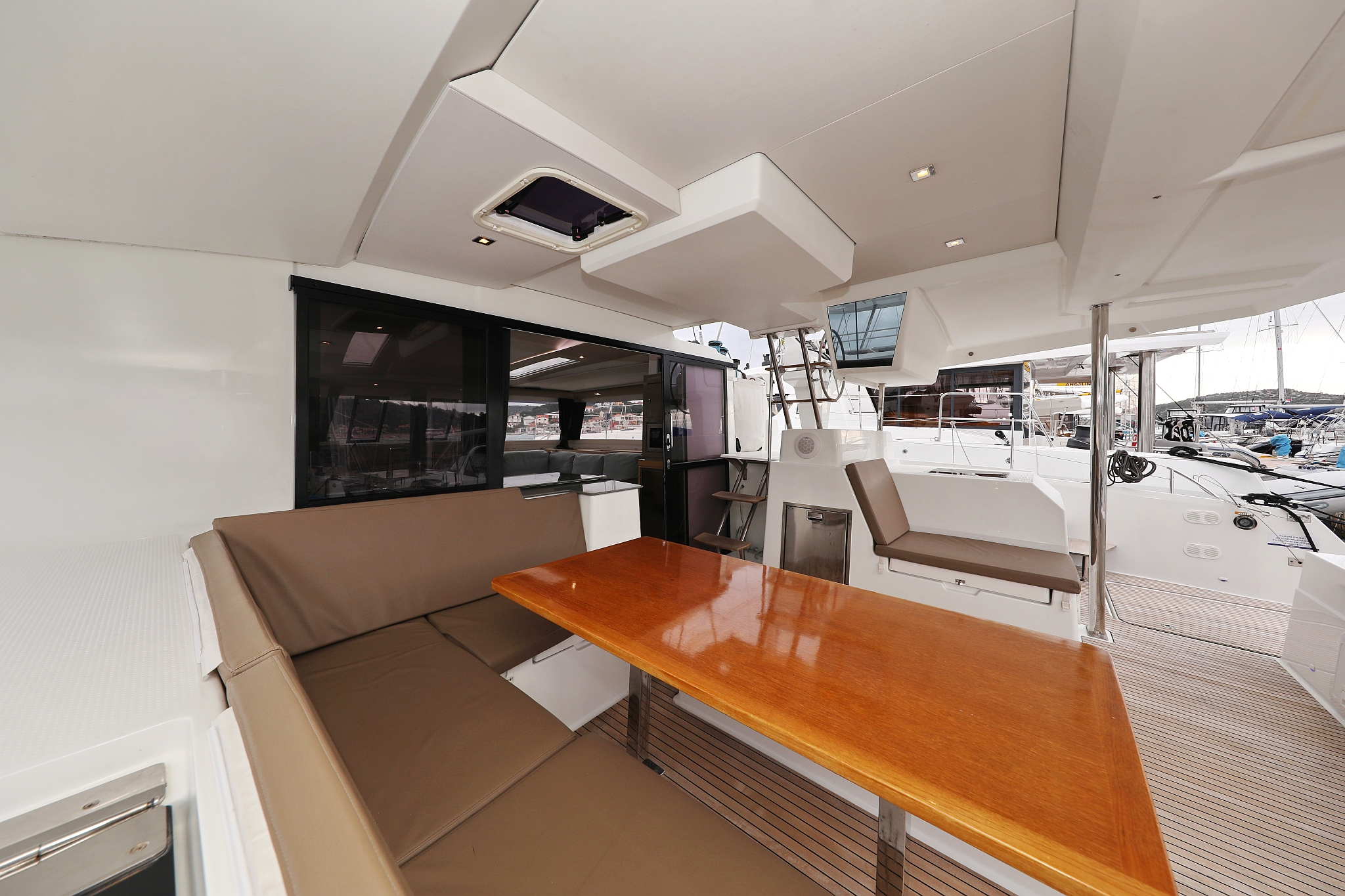 Fountaine Pajot Saona 47 Quintet - 5 + 1 cab. - Martin V - 2017