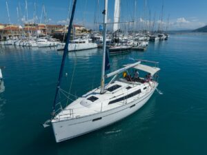 Bavaria Cruiser 37 - 3 cab. - Athene - 2014