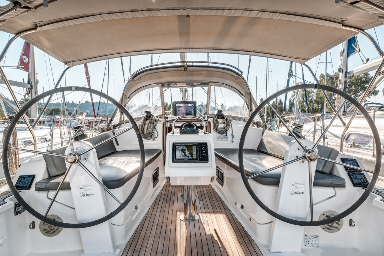 Bavaria Cruiser 37 - 3 cab. - Poseidon - 2016