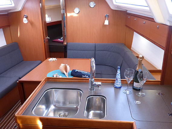 Bavaria Cruiser 37 - 3 cab. - Privacy Zero - 2016