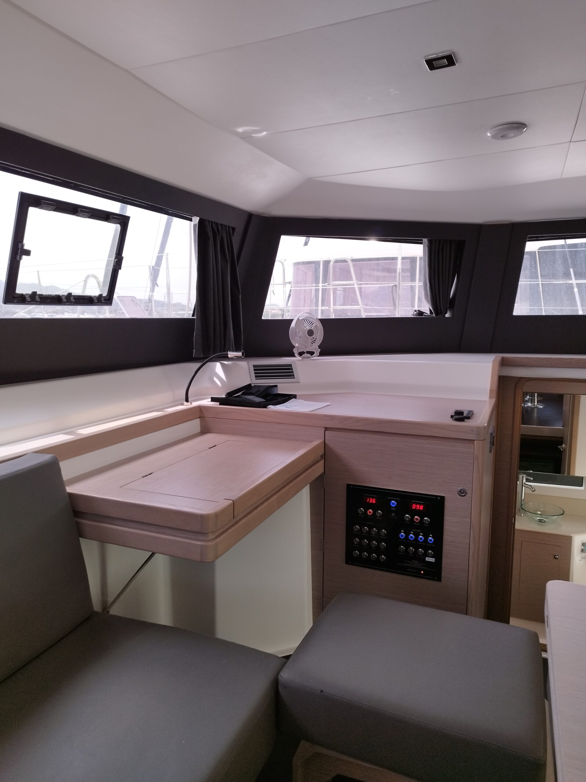 Dufour 48 Catamaran - 5 + 1 cab. - Delphinus - 2023