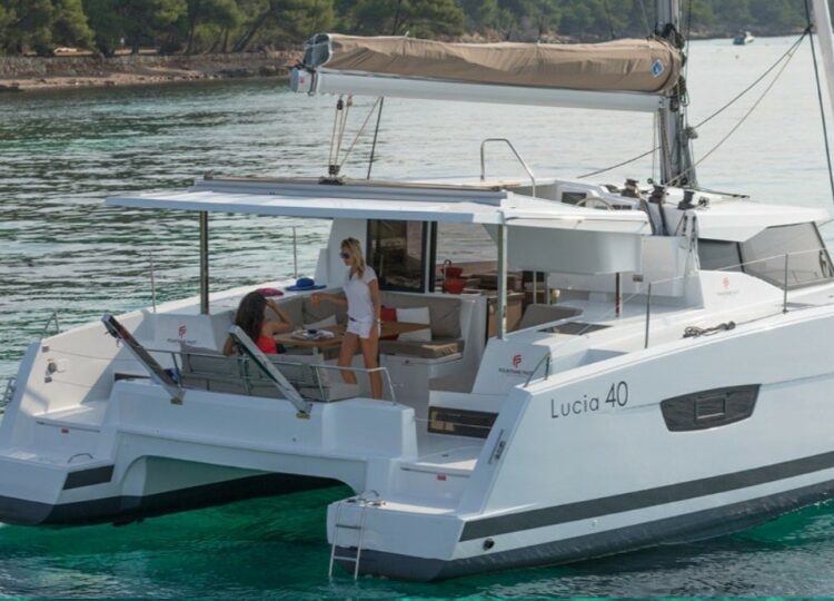 Fountaine Pajot Lucia 40 - Happy Hour