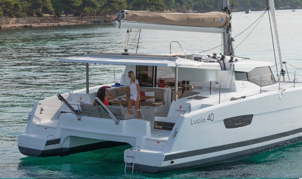 Fountaine Pajot Lucia 40 - Happy Hour