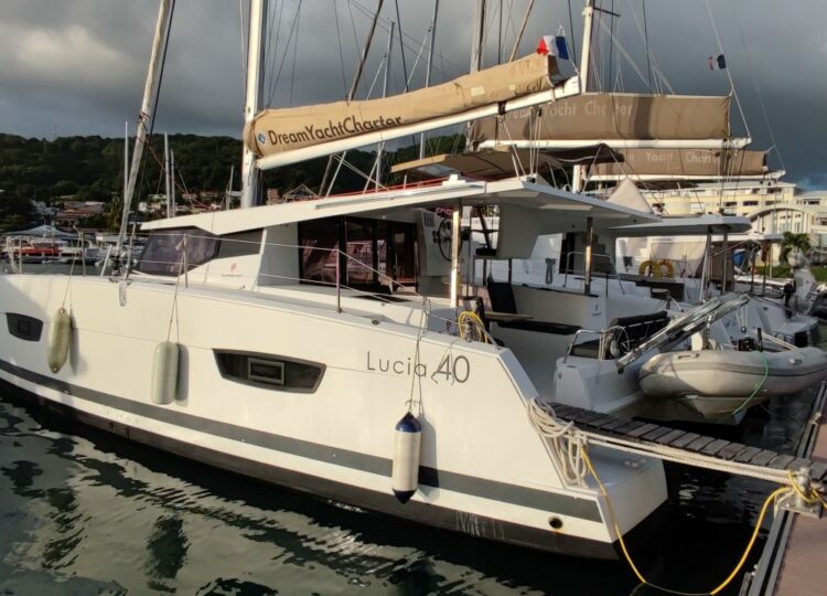 Fountaine Pajot Lucia 40 - Harfang