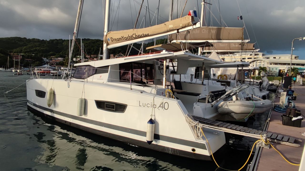 Fountaine Pajot Lucia 40 - Harfang