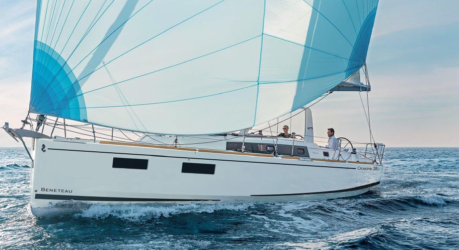 Oceanis 38.1 - Follia - 2019