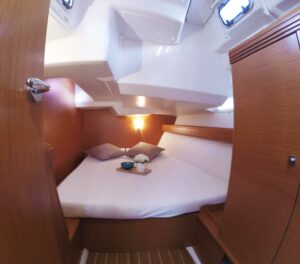 Sun Odyssey 42 DS - Sweet Alis - 2011