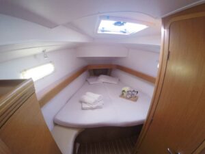 Sun Odyssey 42 DS - Sweet Alis - 2011