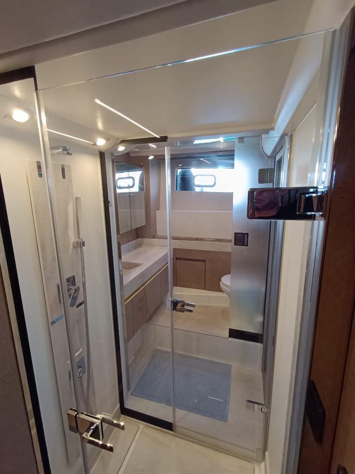 Prestige 590 Flybridge - 3 + 1 cab. - Tereza - 2019