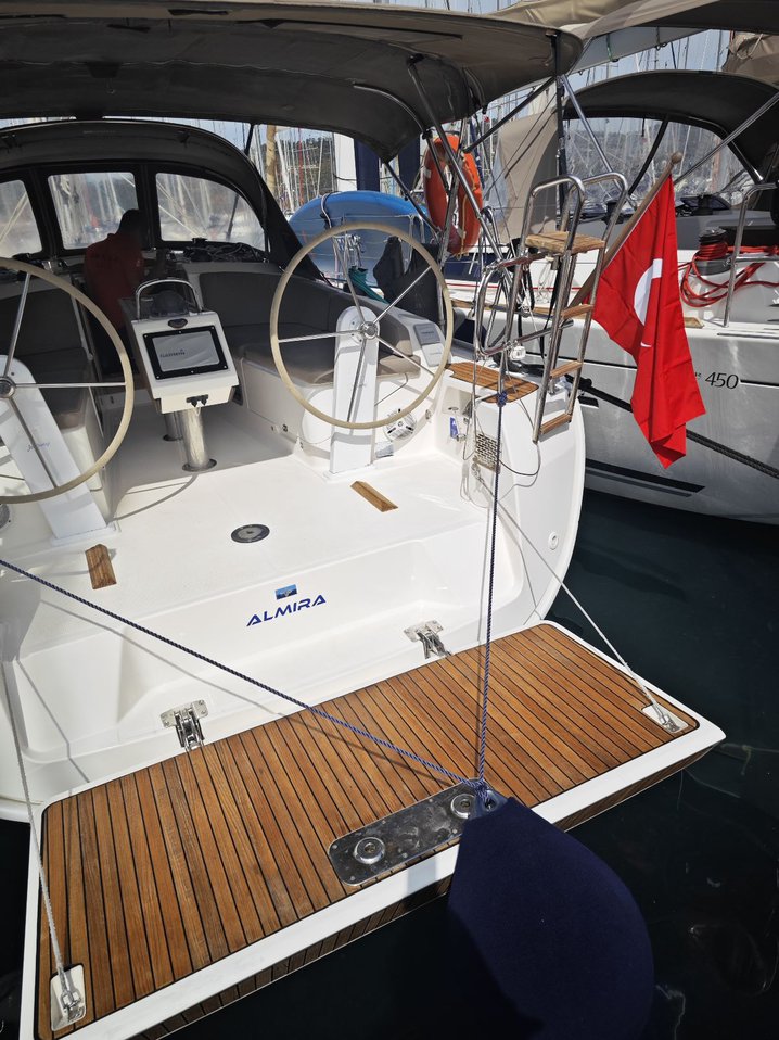 Bavaria Cruiser 37 - 3 cab. - Almira - 2015