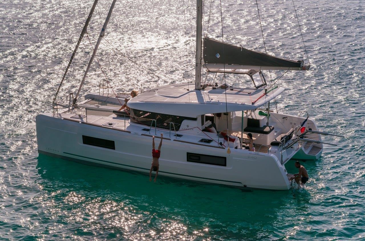 Lagoon 40 - 4 + 2 cab - Sail Castor